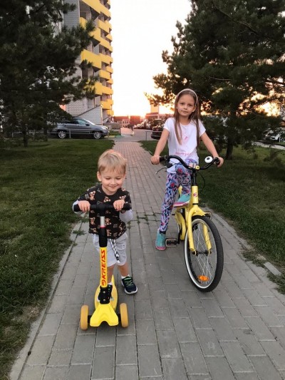 Ищенко Алиса Григорьевна 2 в 8 лет я и велосипед